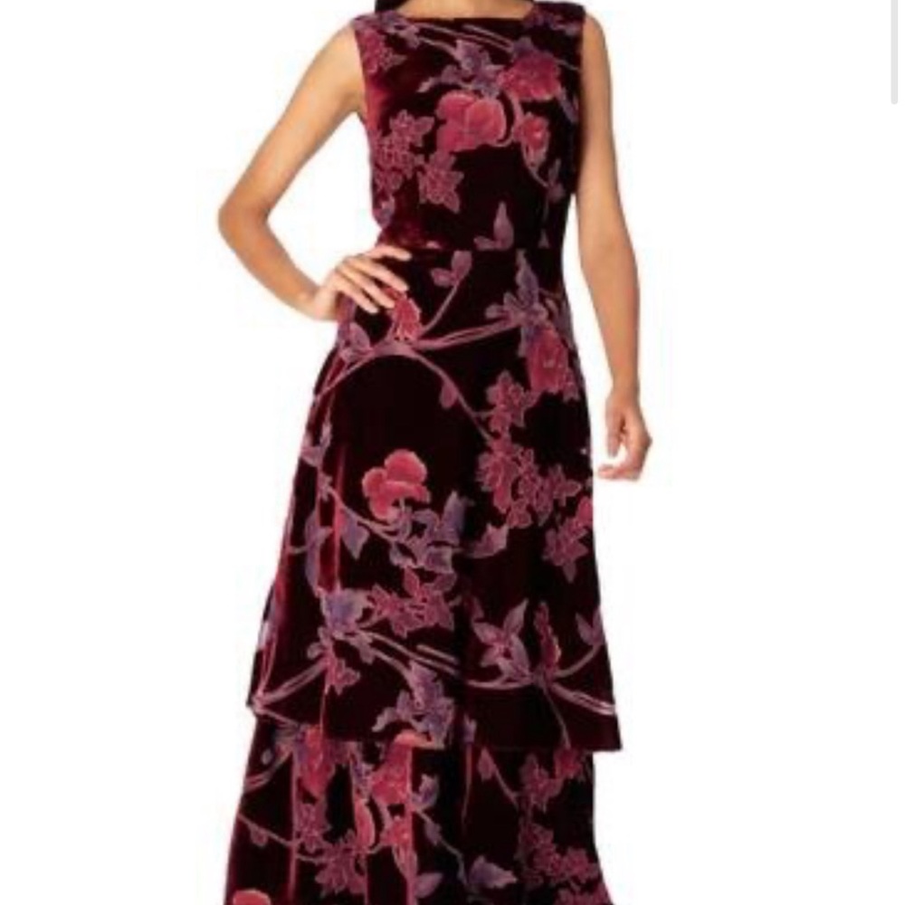 NWT TAHARI ASL WOMEN’S LAYERED FLORAL PRINT VELVET GOWN SZ 16